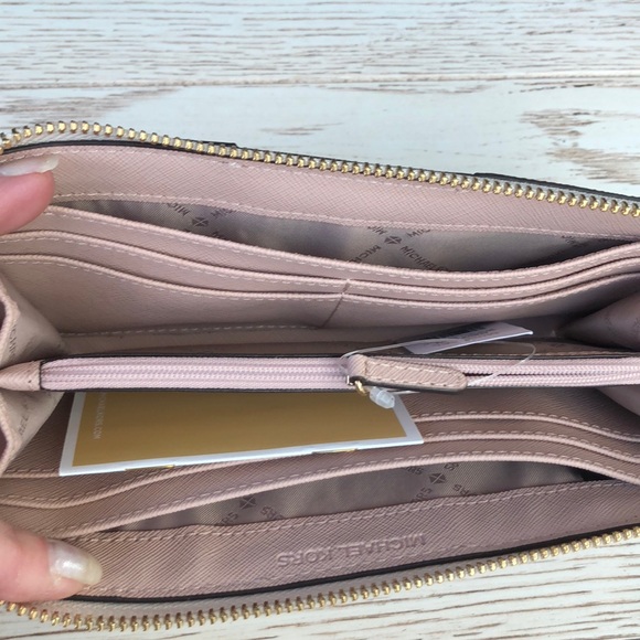 Nwt Michael center stripe vanilla wallet - Picture 5 of 5